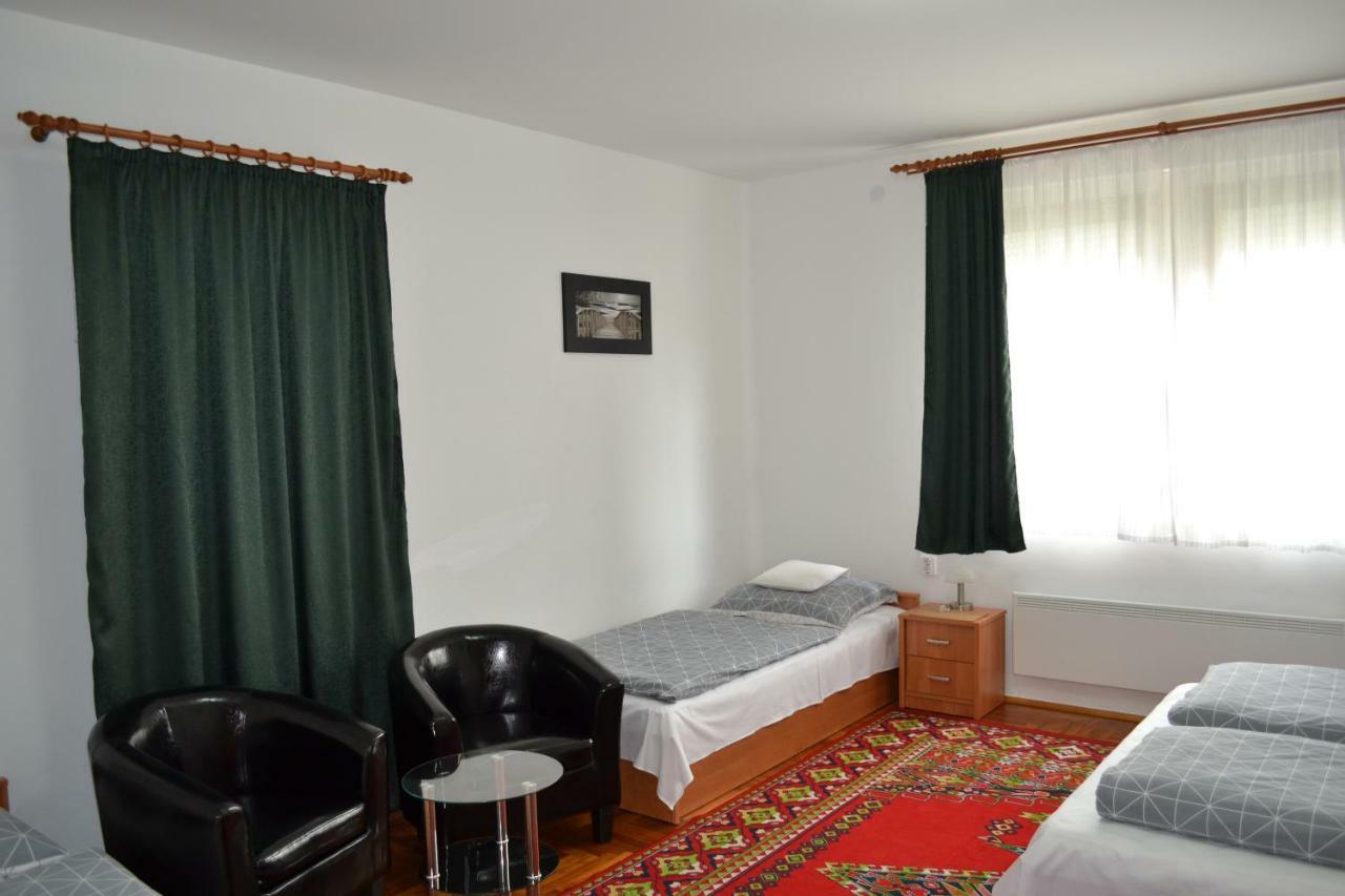 Liliom Apartman ギュラ エクステリア 写真