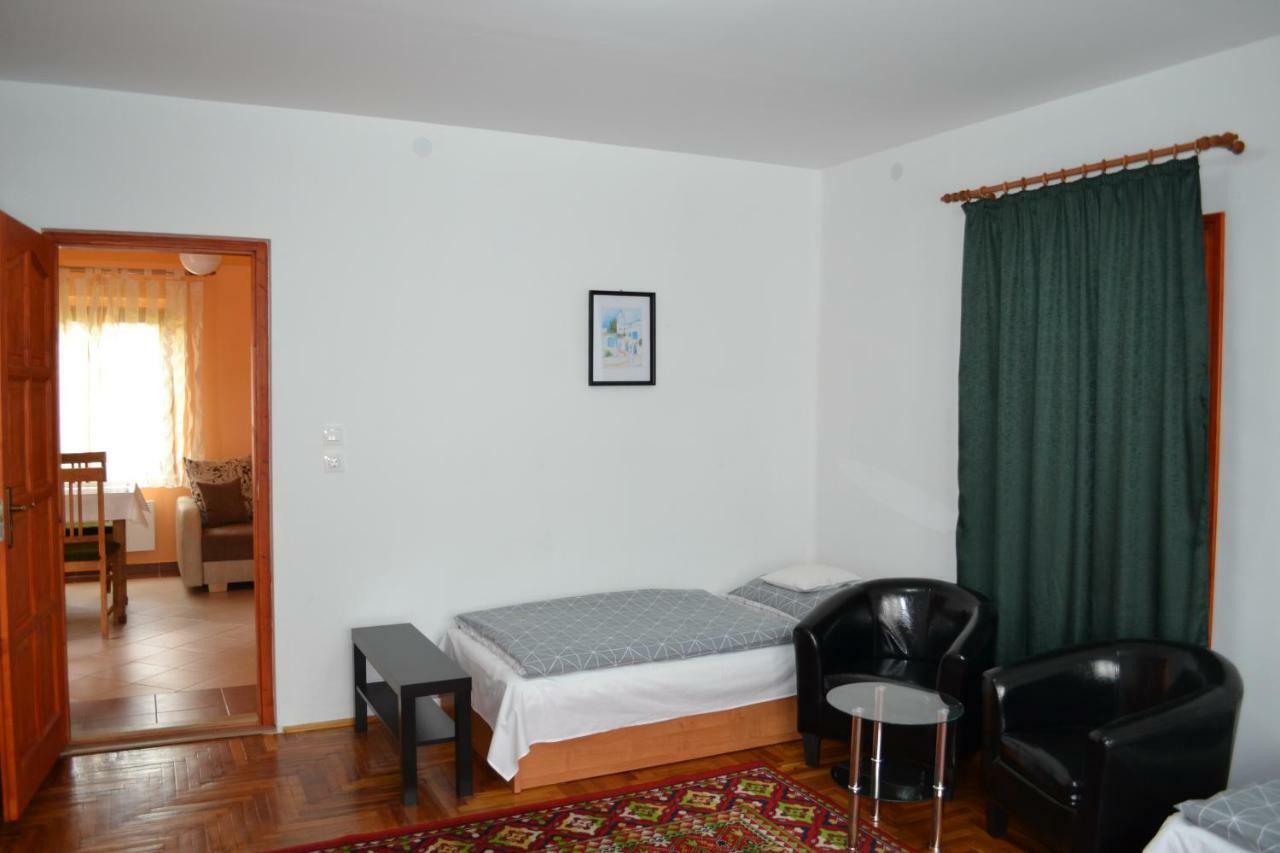 Liliom Apartman ギュラ エクステリア 写真
